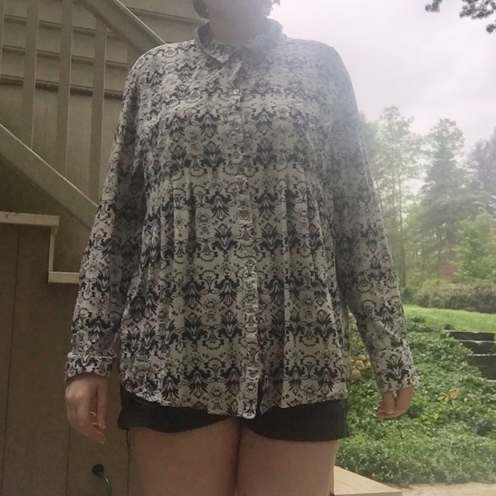 Button up shirt - Picture 3 of 3